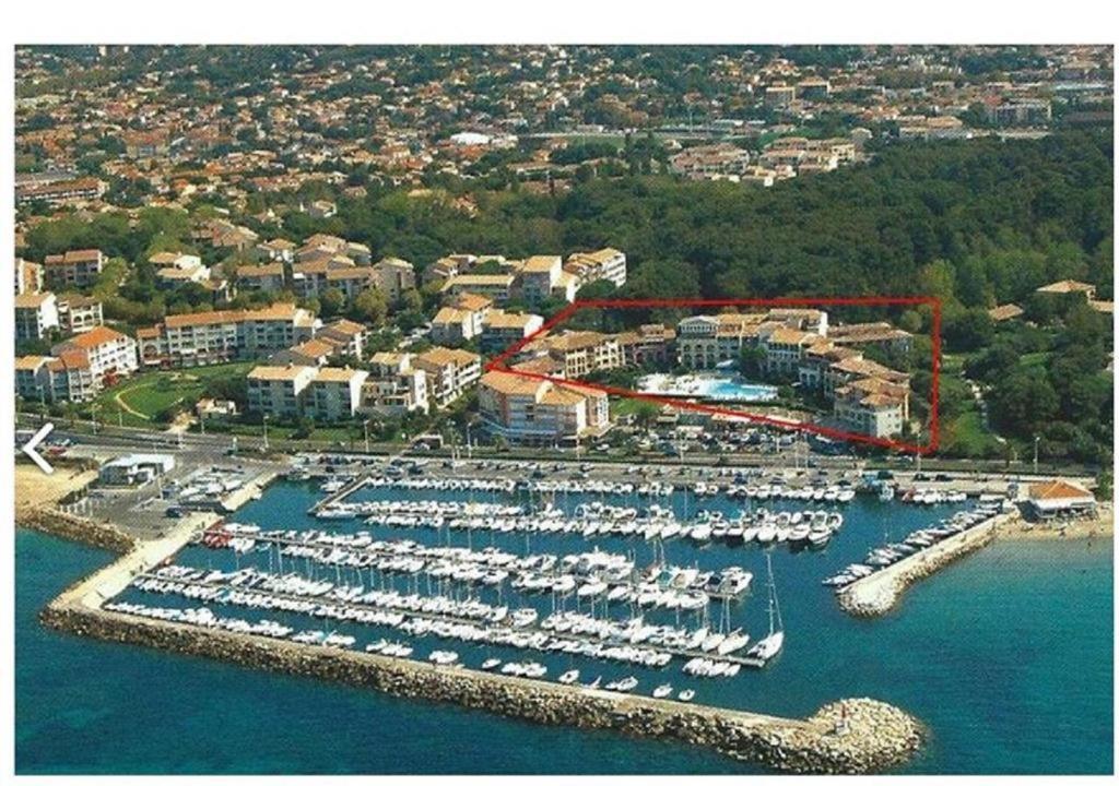 Appartement T2 Avec Piscine A 100 M De La Plage Six-Fours-les-Plages Exterior foto
